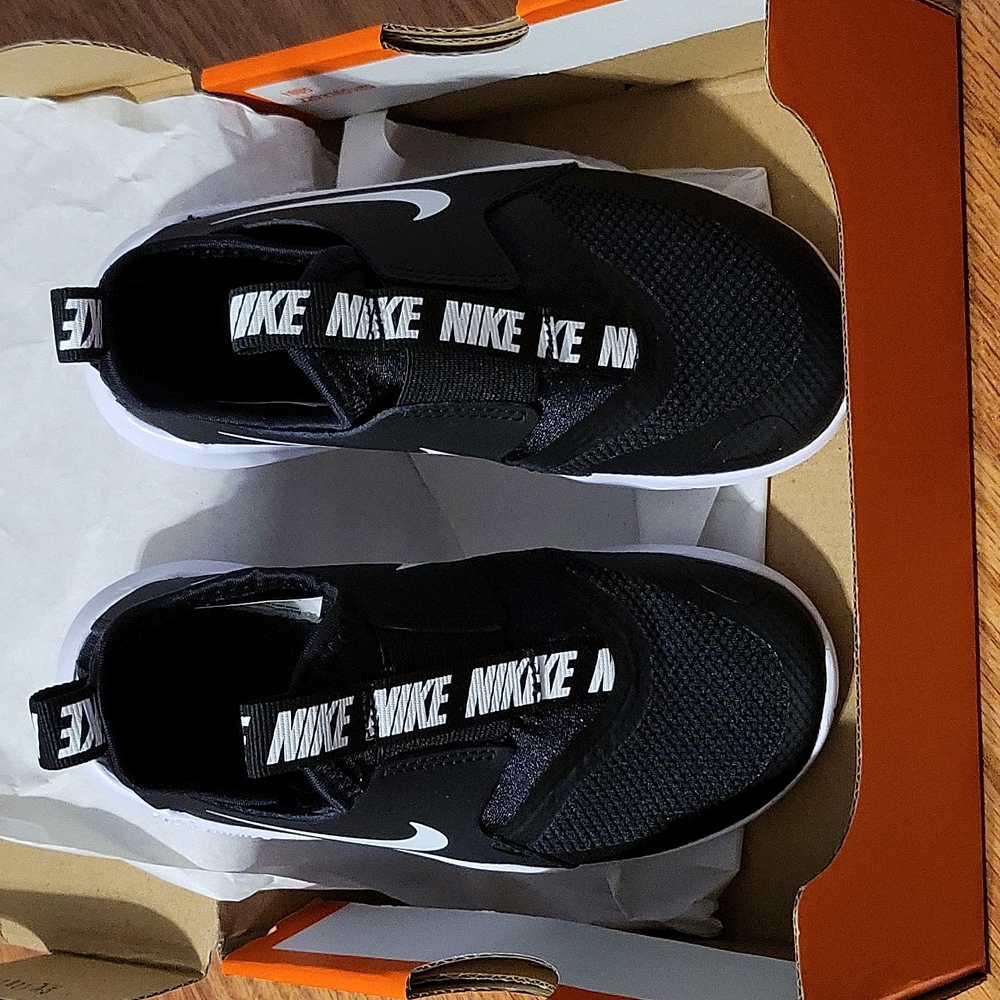 NIB Nike Flex Runner (PS)